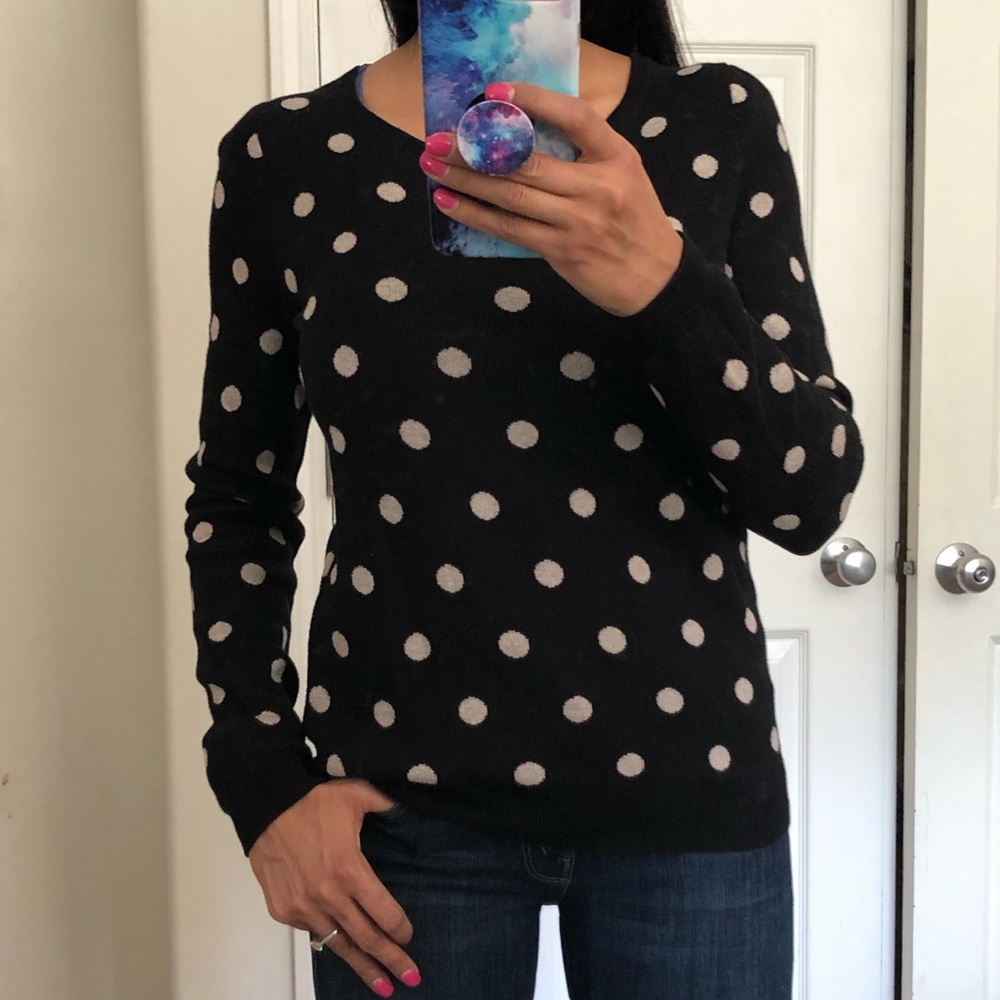 🌟2 for $20🌟 Old Navy black polka dot sweater